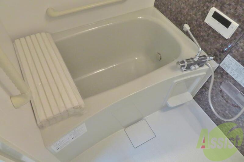 バス・シャワールーム　浴室は、こんな感じで新しくて綺麗ですねー。