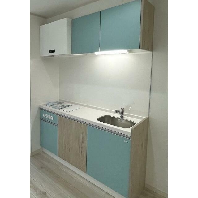 キッチン　ウッドグリーンのお洒落なキッチン！２口ＩＨコンロで料理好きな