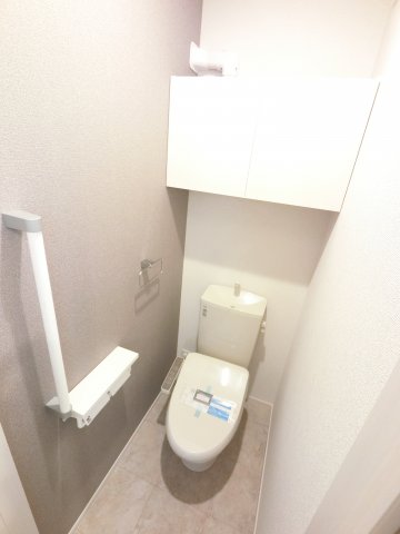 トイレ　※同タイプ写真になります