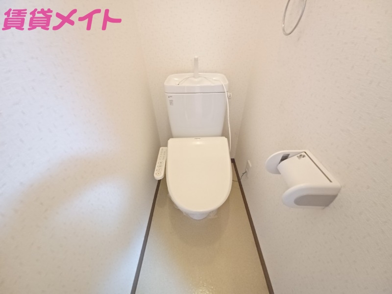 トイレ　同物件別部屋の写真です