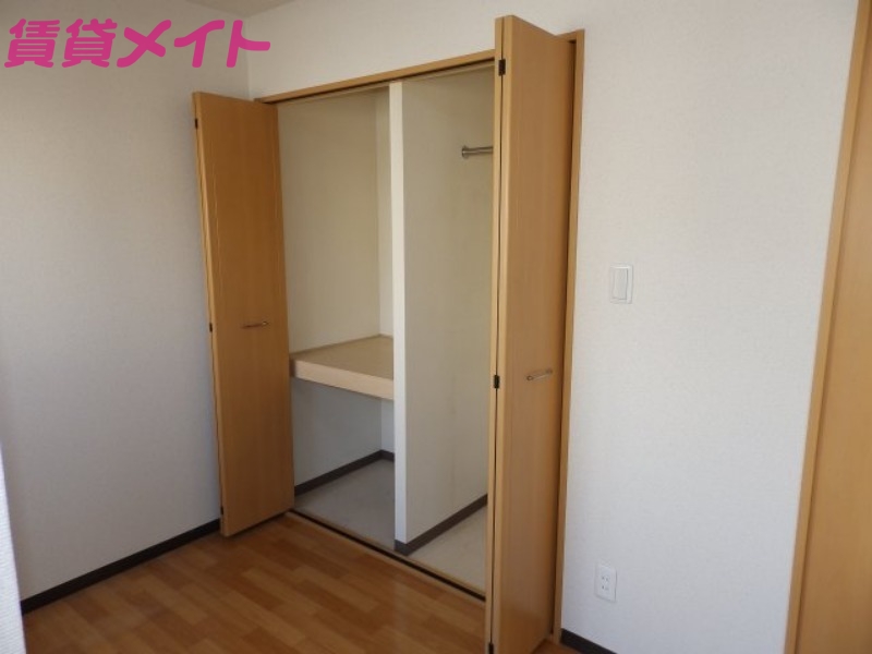 収納　同物件別部屋の写真です
