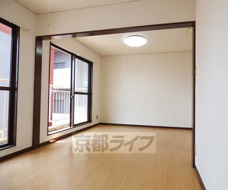 居室・リビング　広々としたお部屋です。