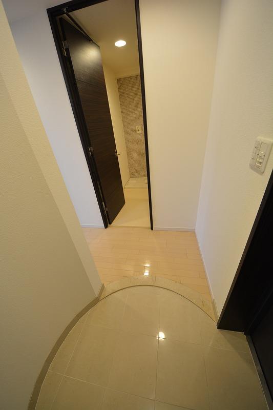 玄関　プライムアーバン堺筋本町　玄関スペース