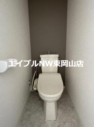 トイレ　類似部屋の写真です。実際は少々異なる場合もございます。