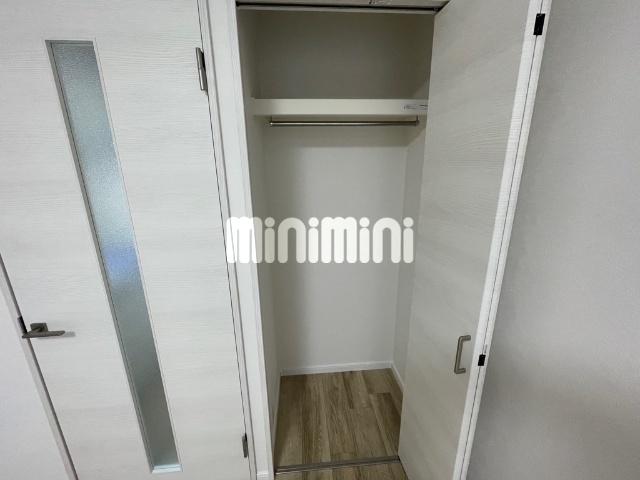 収納　ラクラク収納可能なクローゼットスタイルの収納スペースです