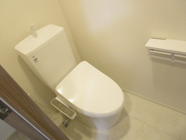 トイレ　温水洗浄暖房便座