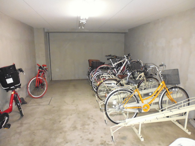その他共有部分　駐輪場もありますよ☆
