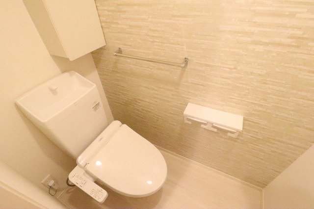 トイレ　温水洗浄便座付トイレ
