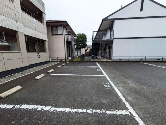 駐車場　エントランス