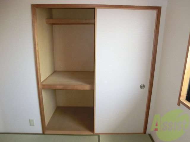 収納　奥行きのある収納なので、工夫次第で沢山収納できますよ