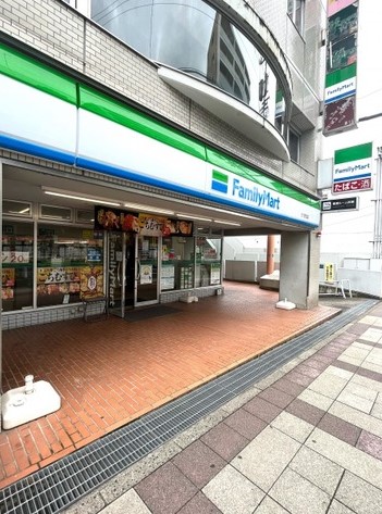 コンビニ　ファミリーマート 杁中駅前店（コンビニ）まで16m