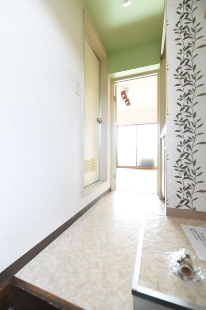 玄関　※家具・小物はイメージです※