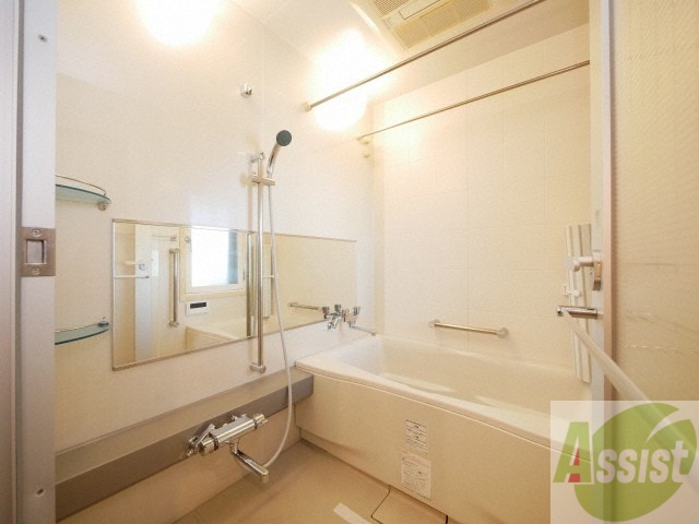 バス・シャワールーム　お風呂になります。一日の疲れを癒してくださいね。