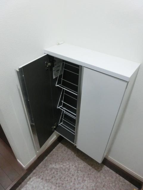 玄関　下駄箱あり