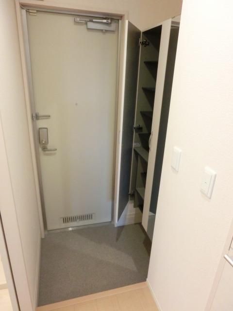 玄関　※別号室参考写真です