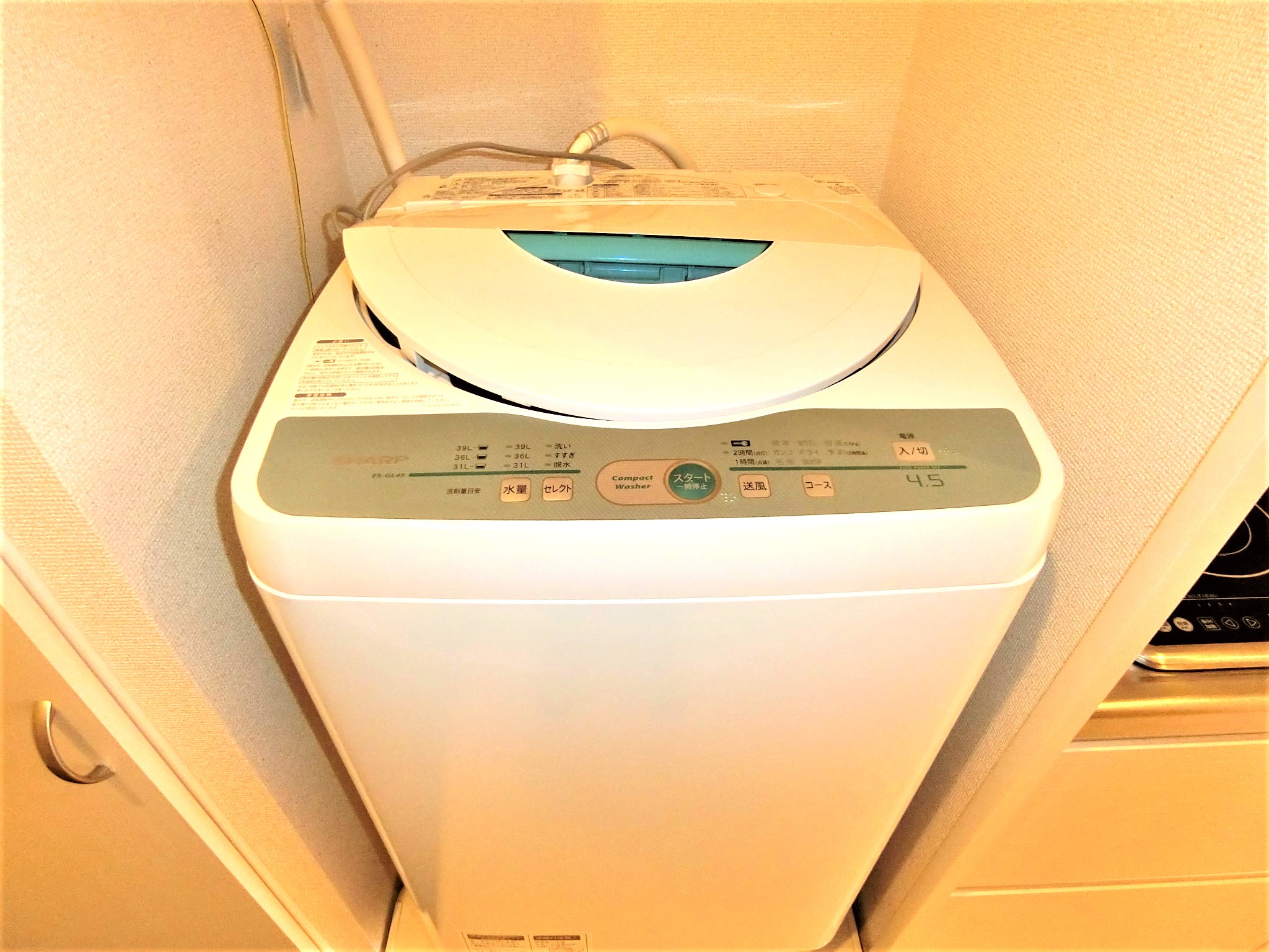 省エネ性能ラベル　室内に全自動洗濯機が備え付けです☆