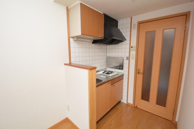 キッチン　壁付けキッチンでスペースを最大限有効活用できます！