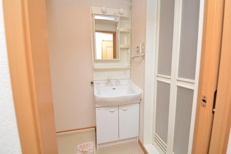 洗面設備　洗面所内に洗濯機置場あり♪