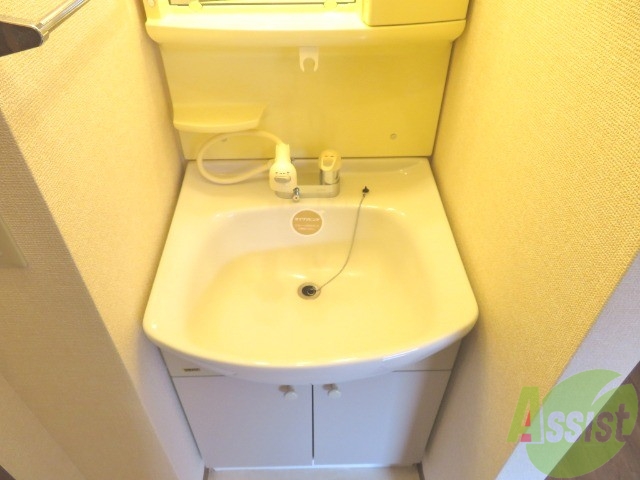 洗面設備　忙しい朝の味方、独立洗面台があるのは嬉しいですね。