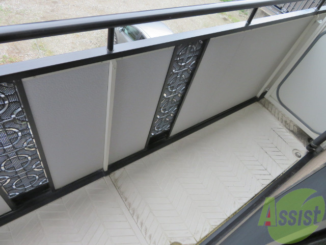 バルコニー　洗濯物がたくさん干せるバルコニーで嬉しいですね。