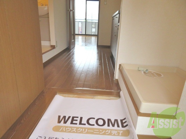 玄関　玄関から見た景色はこちらです。イメージできますか。