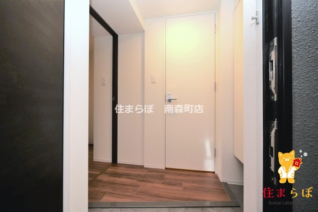 玄関　「気になったら、LINEで気軽に相談できますよ。」