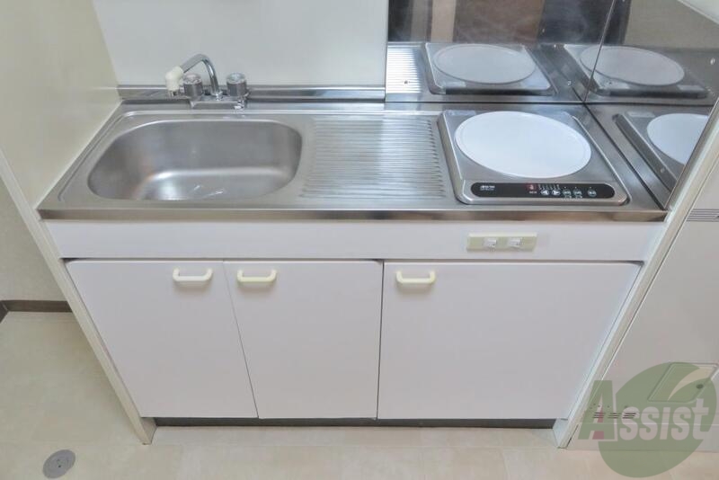 キッチン　キッチンはひとくちＩＨ付き。あったら助かりますよねー