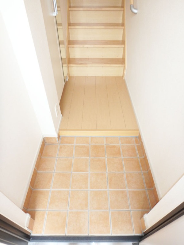 玄関　下駄箱付き！