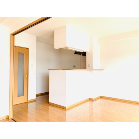 居室・リビング　南面リビング。