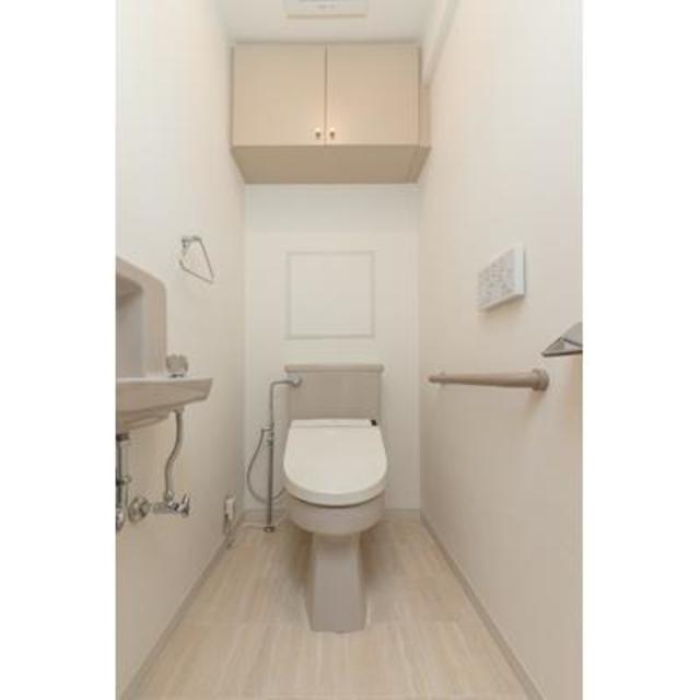 トイレ　※写真は同タイプ住戸です。