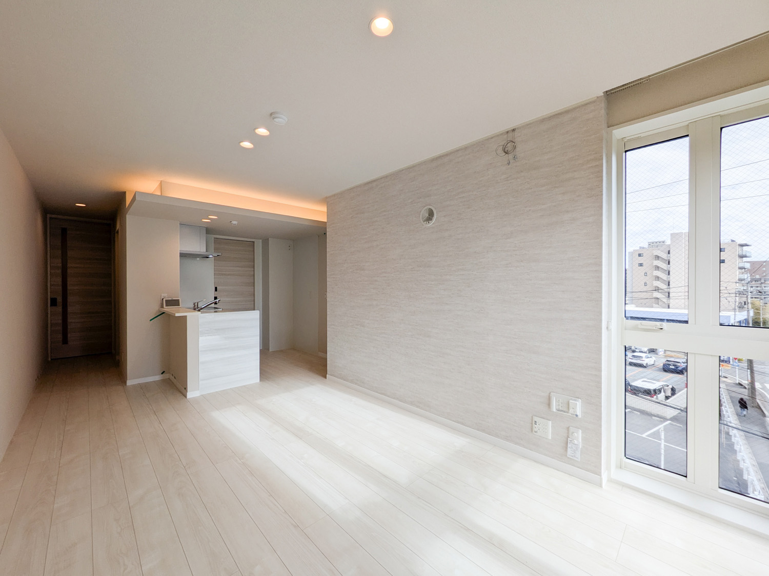 居室・リビング　広々リビングで家具のレイアウトがしやすい♪