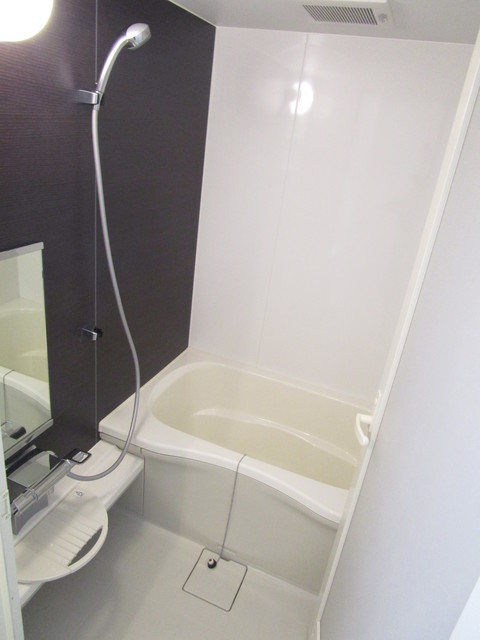 バス・シャワールーム　追い焚機能付きバスルーム