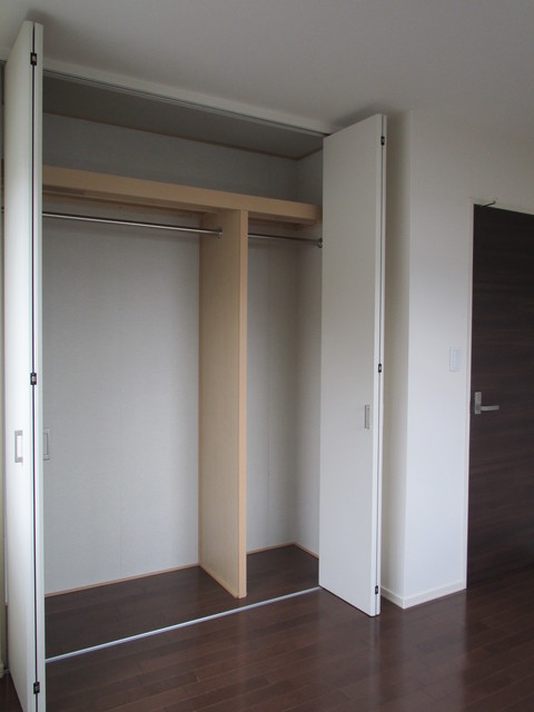 収納　奥行き・高さのあるクローゼット