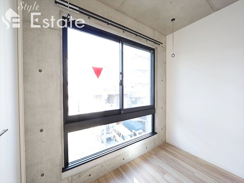 バルコニー　採光窓