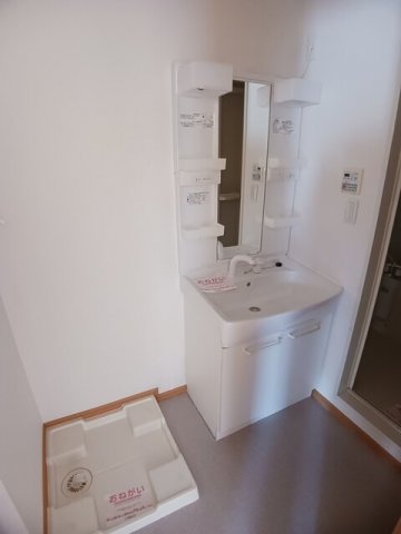 洗面設備　使いやすい洗面所です