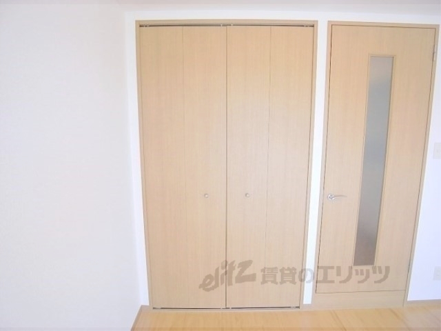 収納　ドアフォン