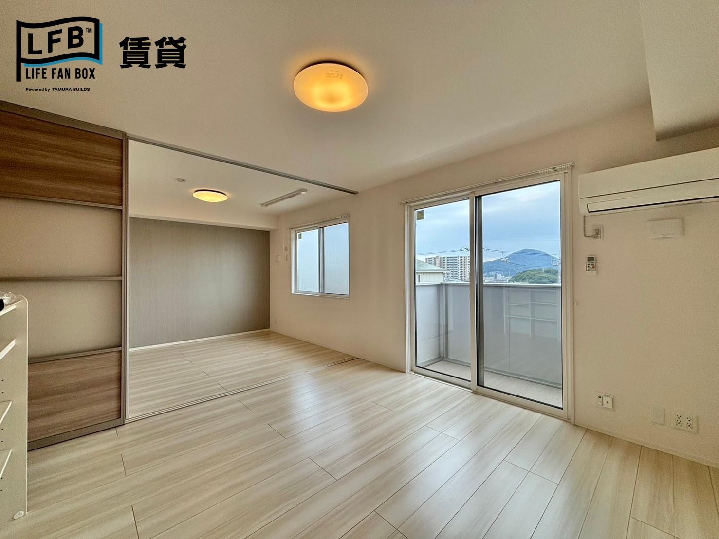 居室・リビング　※202号室の写真です。