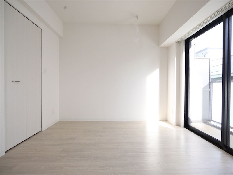 その他部屋・スペース　洋室7.5帖　2面採光　エアコン完備　バルコニー