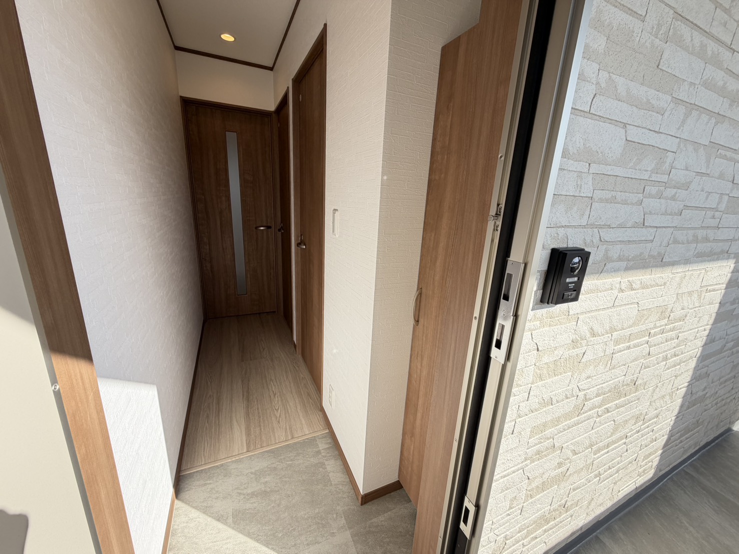 玄関　※写真は同施工会社の別物件ものとなります。ご参考下さい。