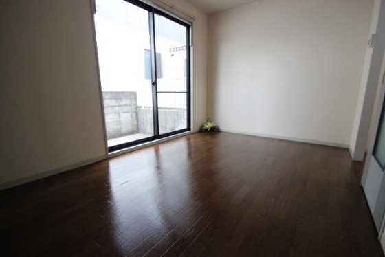 居室・リビング　※別部屋の写真です