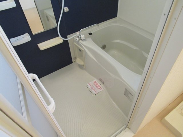 バス・シャワールーム　同物件別部屋です。