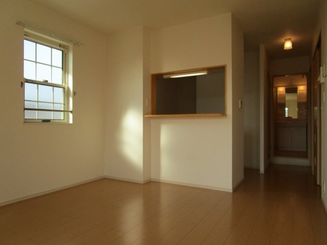 居室・リビング　同物件別部屋です。