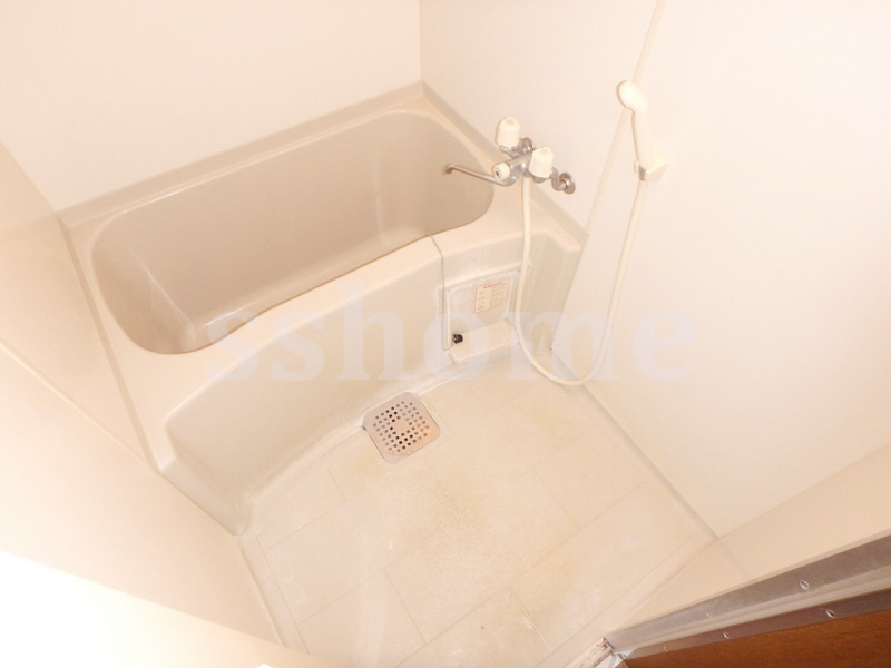 バス・シャワールーム　清潔感のある浴室☆