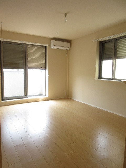 セキュリティ　防犯シャッター付き