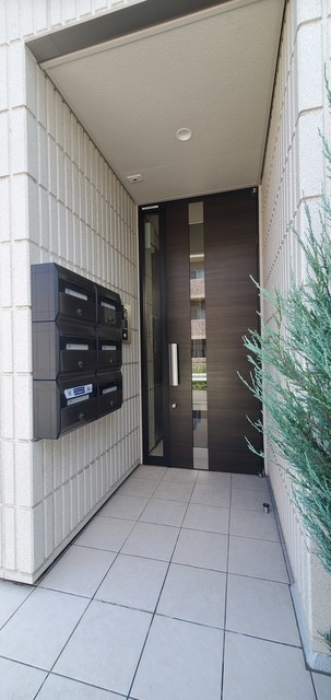 エントランス　オートロック完備のエントランス