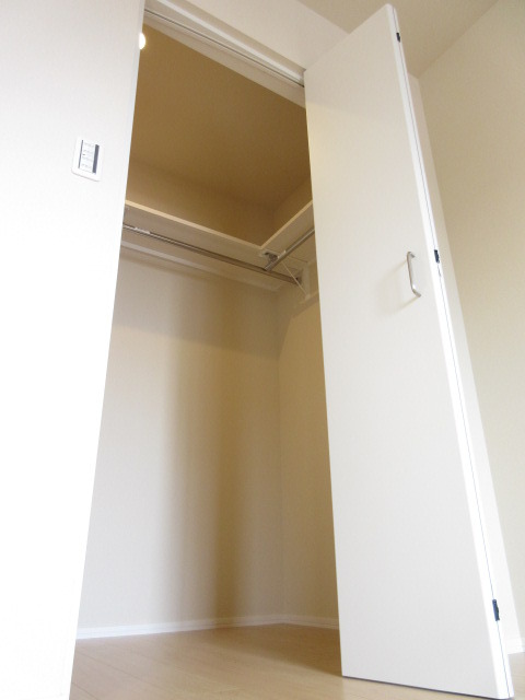 収納　豊富な収納力ウォークインクローゼット