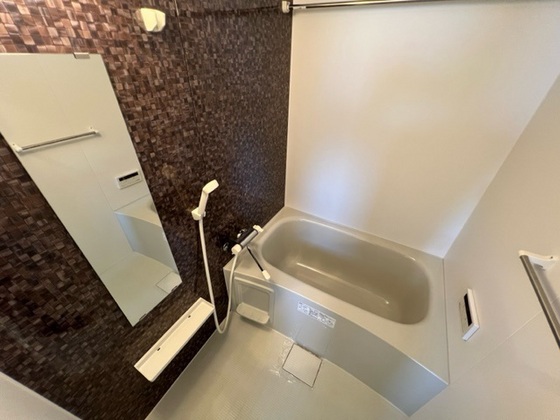 バス・シャワールーム　※別部屋の写真です