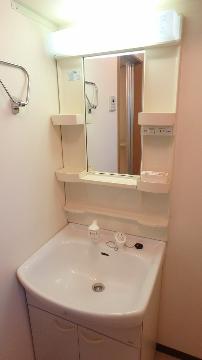 洗面設備　朝シャンも出来るシャワー付洗面台♪（イメージ）