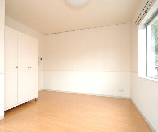 居室・リビング　クローゼットは可動式なので、住む方にあわせて配置を変えられま