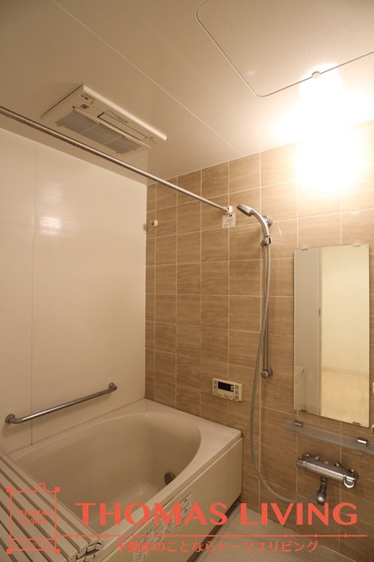 バス・シャワールーム　※写真を準備中のため、同物件の別室写真をご参照下さい。